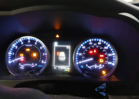 2019 Toyota Highlander Le Plus z USA, uszkodzony, nr VIN 5TDBZRFH4KS976699